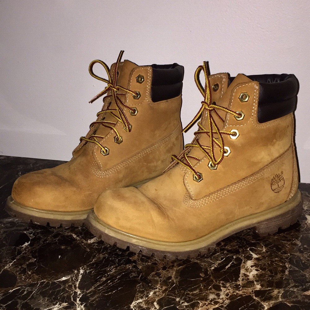Women’s classic Timberland boots